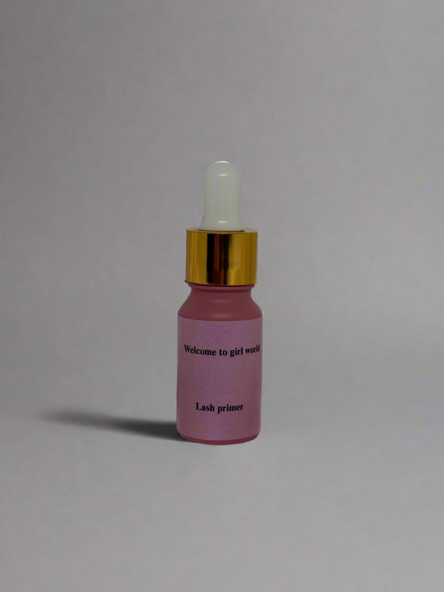 Lash primer ‘ welcome to girl world ‘