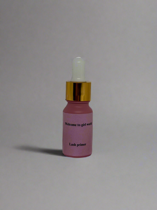 Lash primer ‘ welcome to girl world ‘